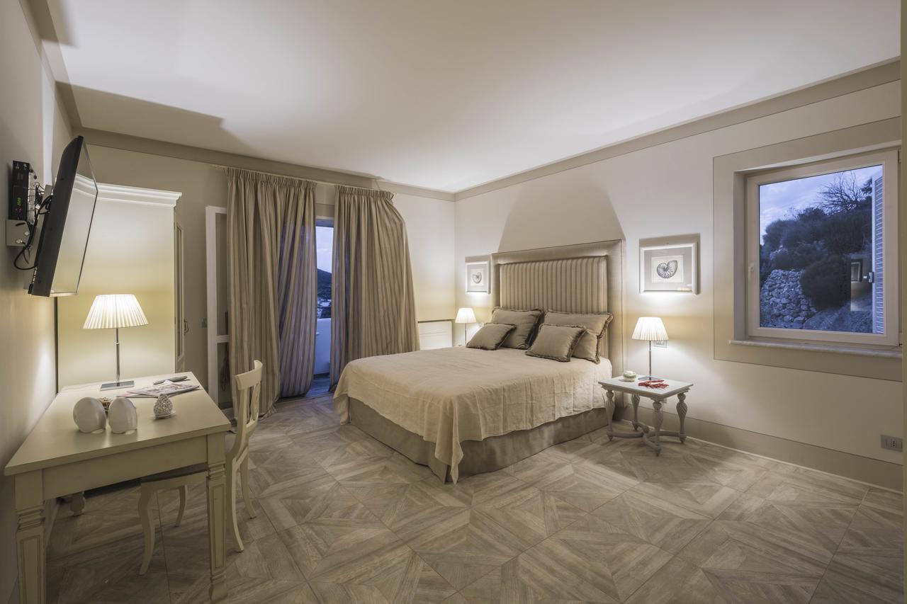 Maridea Casa Vacanza- Le Alcove Sul Mare Suites بونسا المظهر الخارجي الصورة