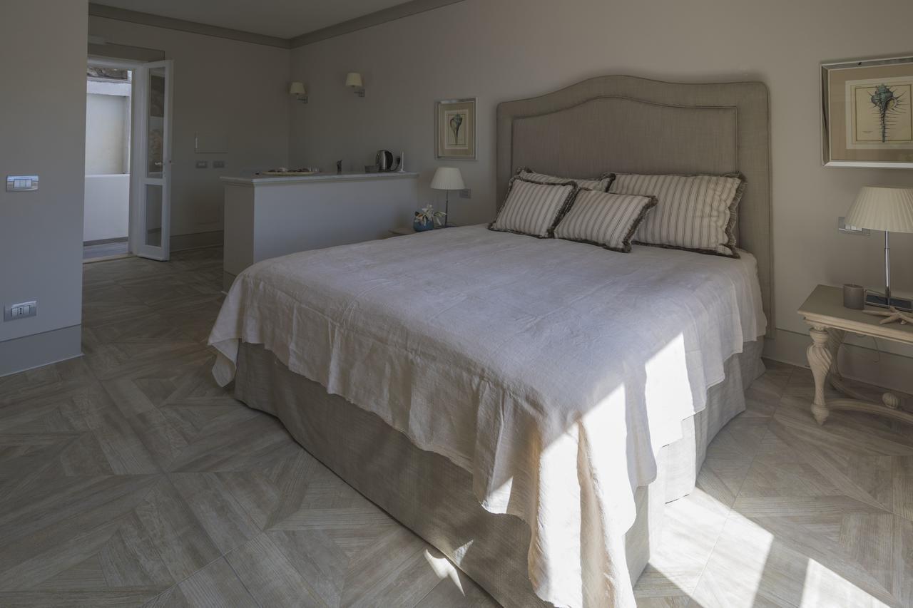 Maridea Casa Vacanza- Le Alcove Sul Mare Suites بونسا المظهر الخارجي الصورة