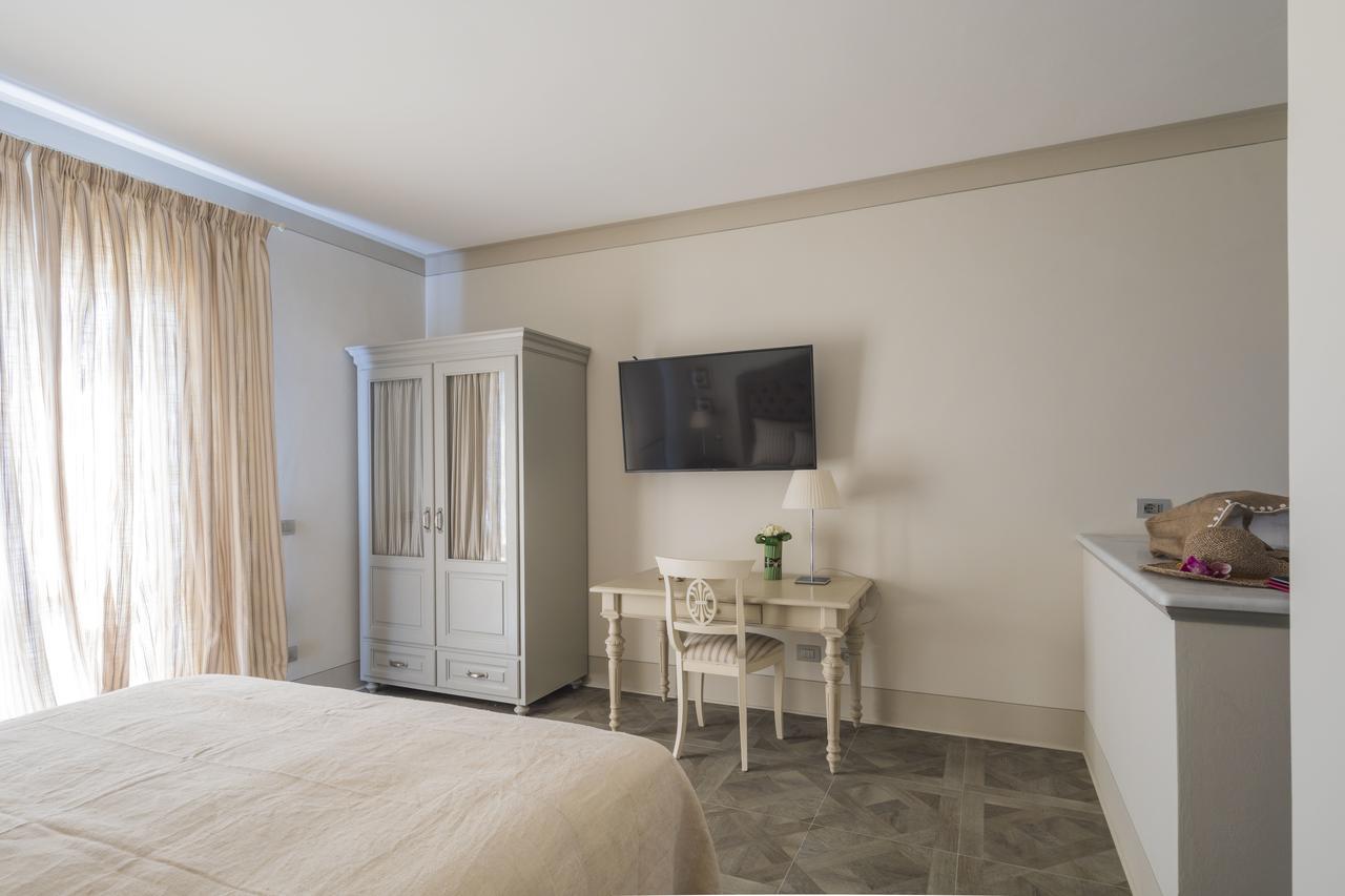 Maridea Casa Vacanza- Le Alcove Sul Mare Suites بونسا المظهر الخارجي الصورة